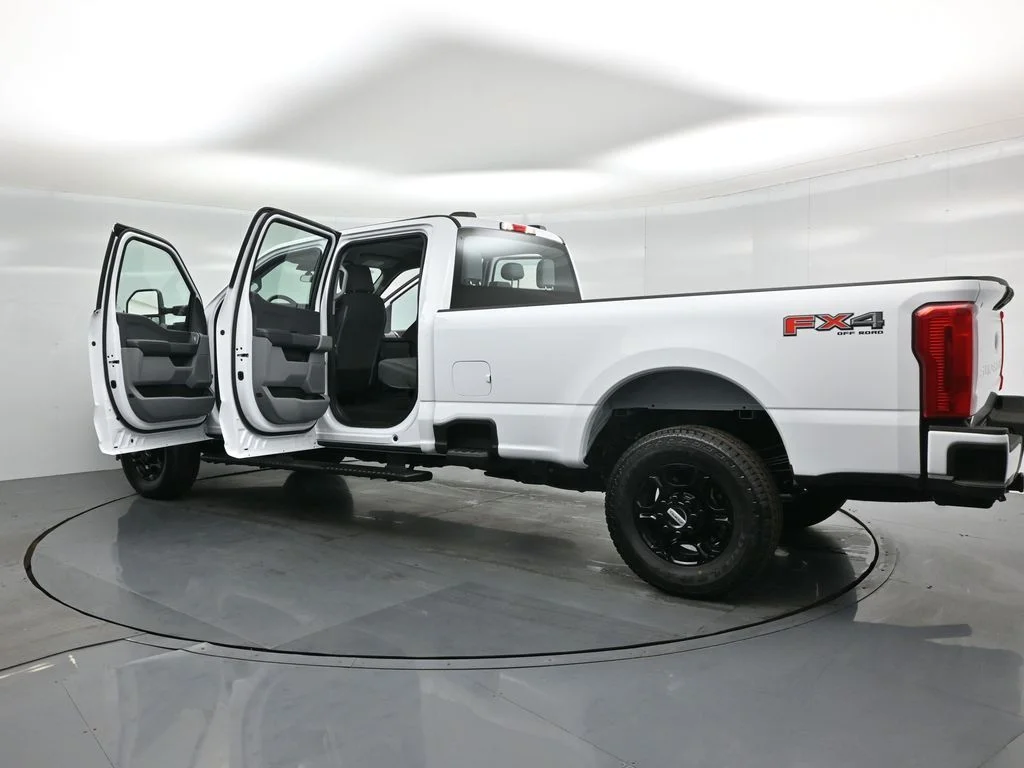 New 2026 Oxford White Ford XL image 28