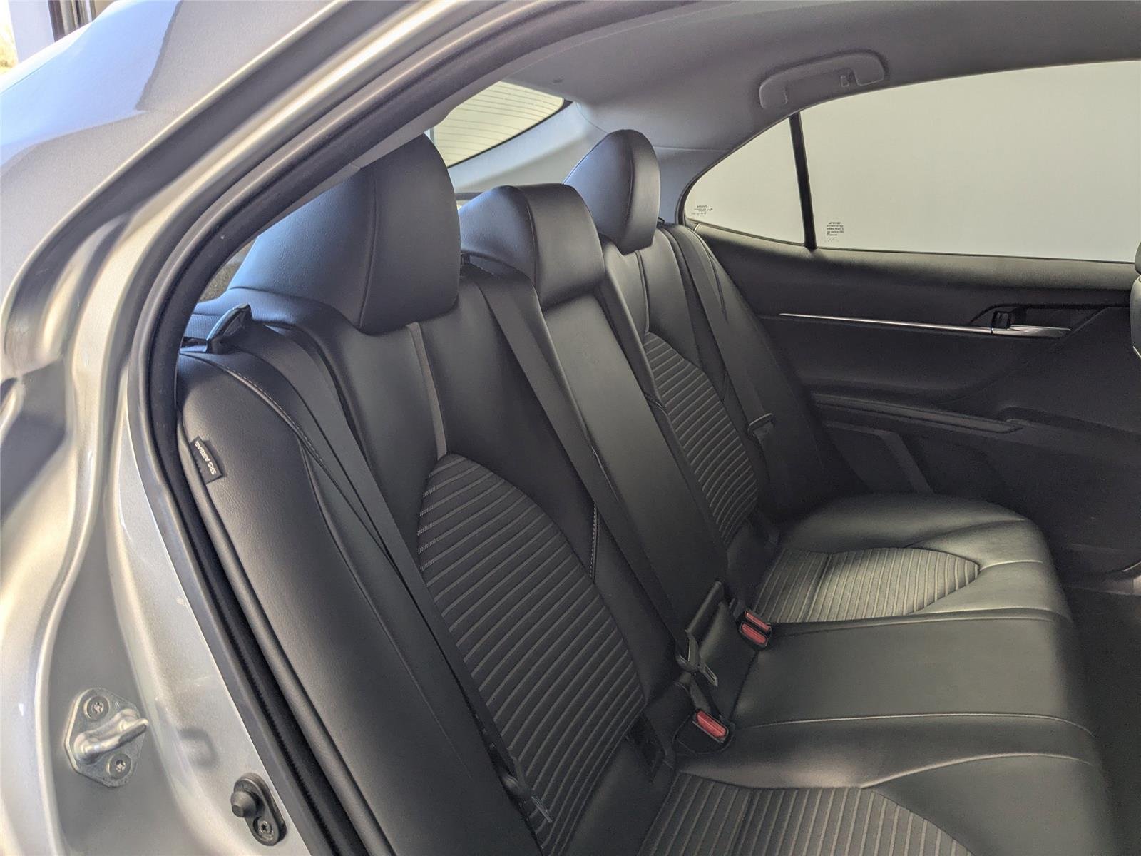 2022 Toyota Camry SE - Photo 18