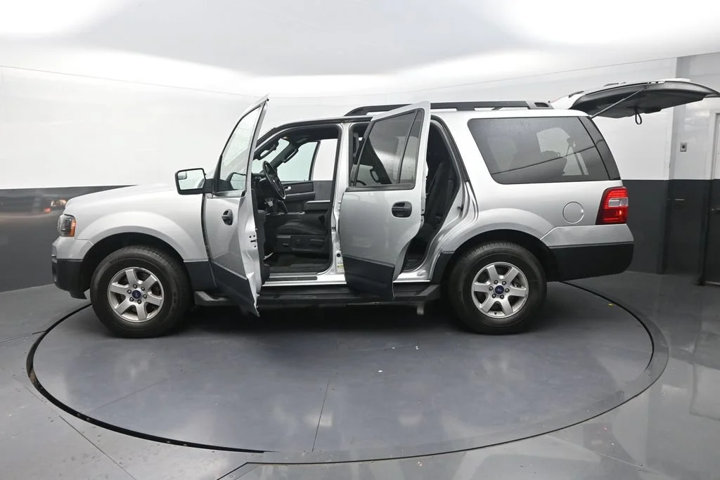 Used 2017 Silver Ford XL image 32