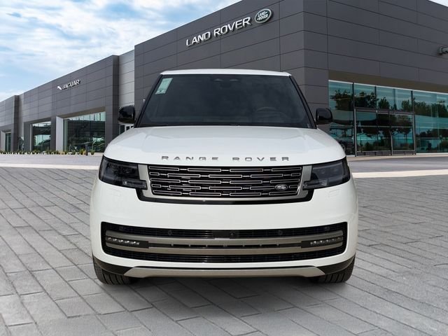 New 2026 Fuji White Land Rover SE image 8