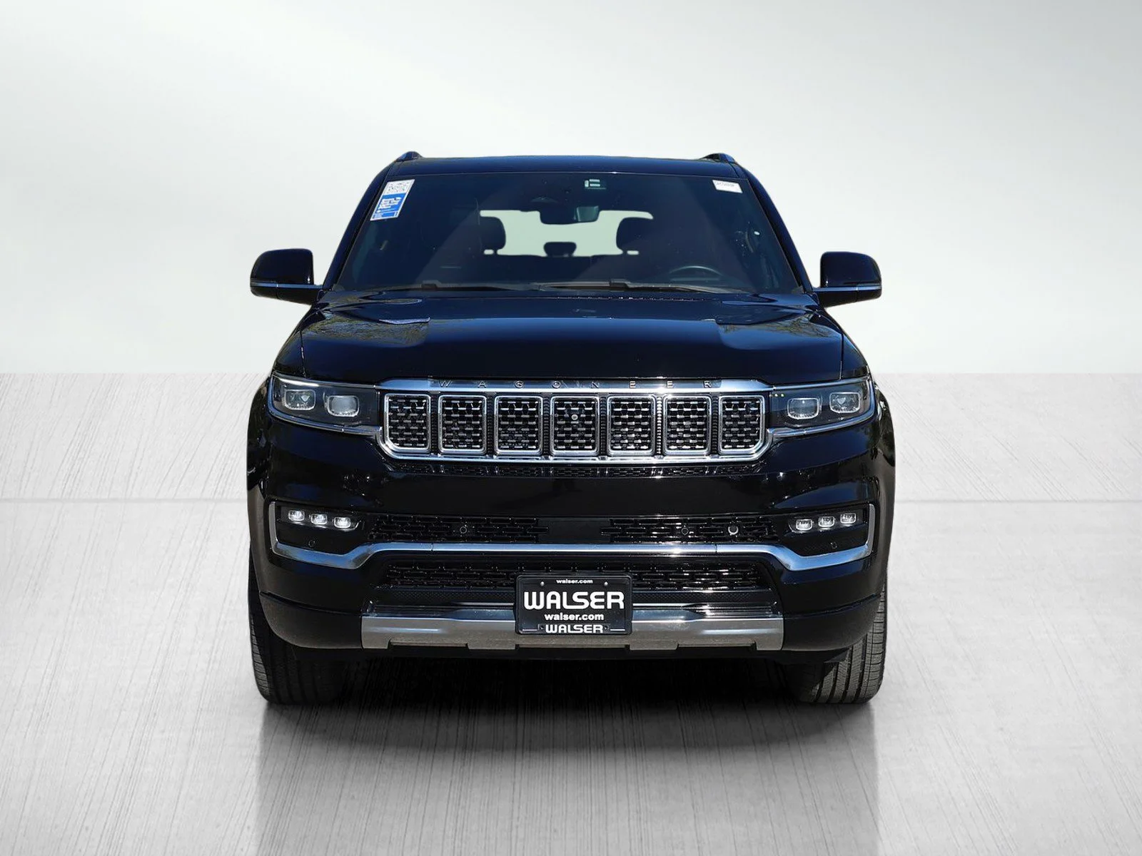 Used 2022 Diamond Black Crystal Pearlcoat Jeep Series III image 9