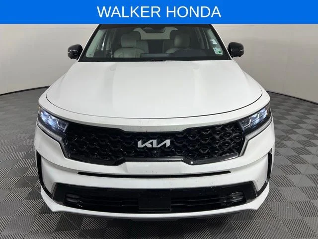 Used 2023 White Kia SX-Prestige image 2