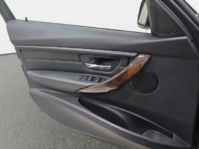 Used 2015 Jet Black BMW 328i xDrive image 27