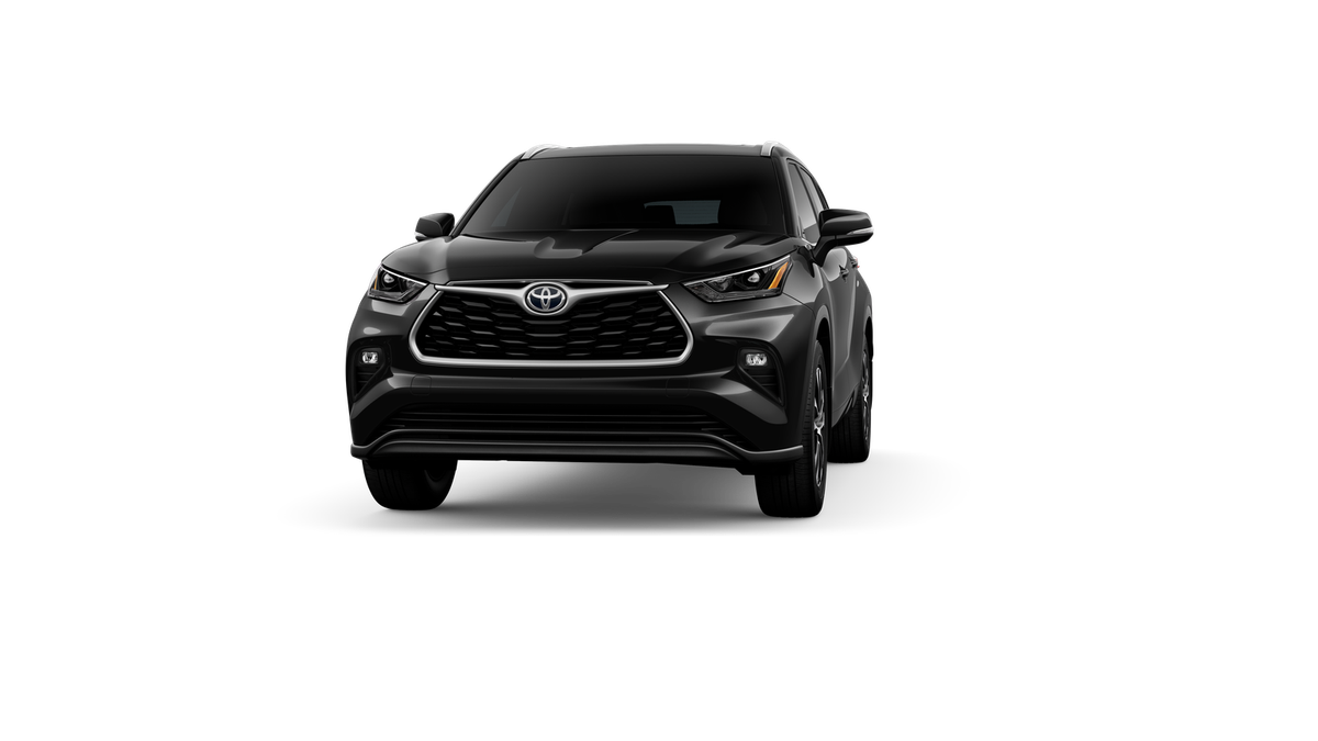 New 2026 Midnight Black Metallic Toyota XLE image 18