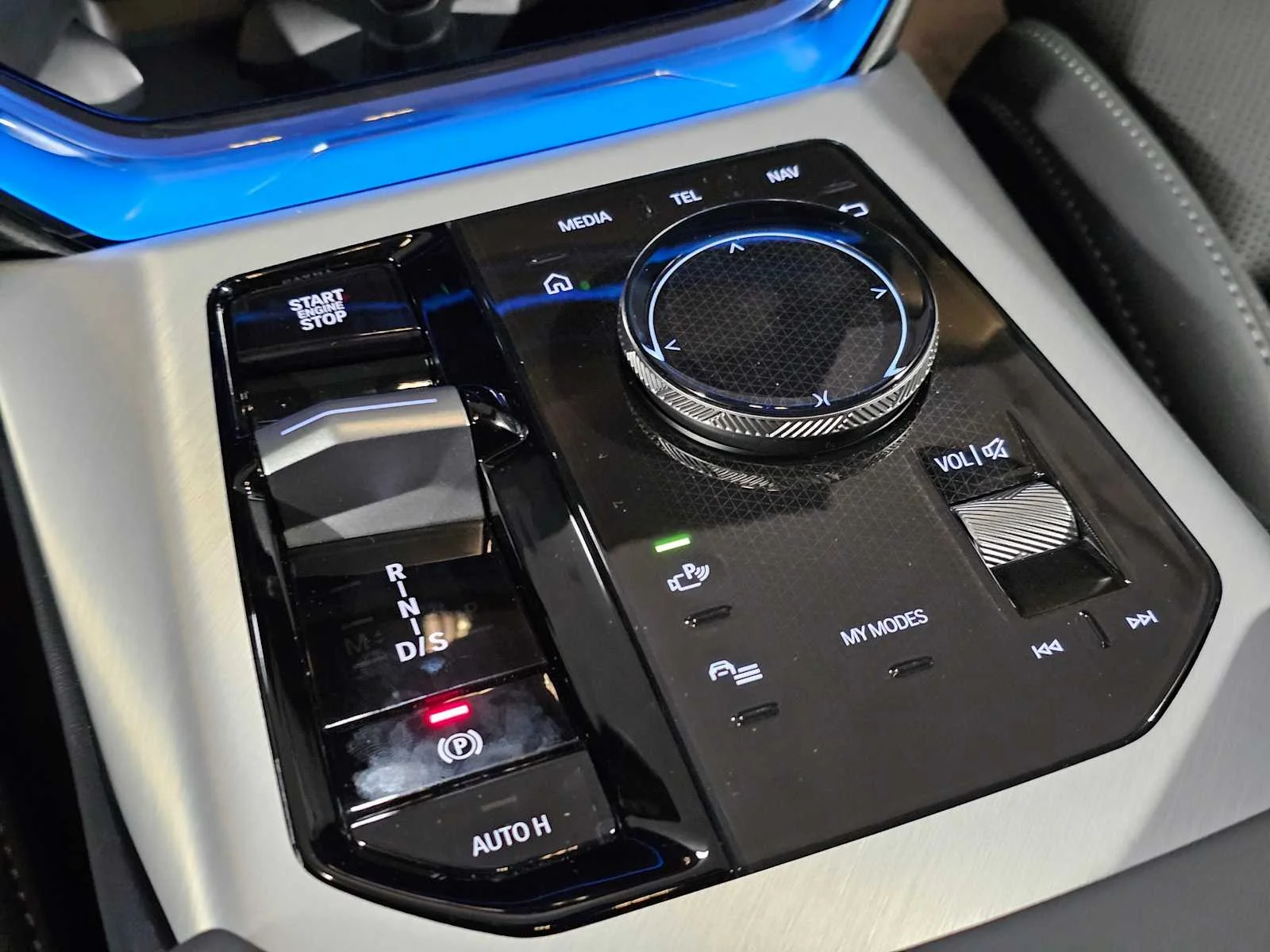 New 2026 Arctic Race Blue metallic BMW M50 xDrive image 19