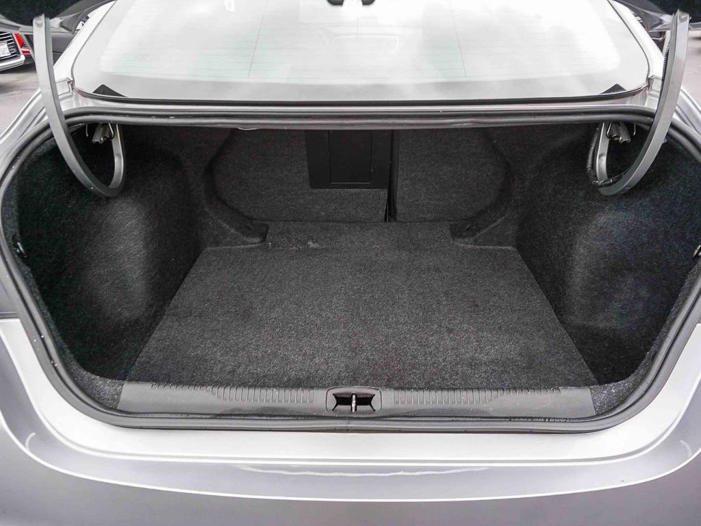 Used 2015 Silver Chrysler Limited image 25