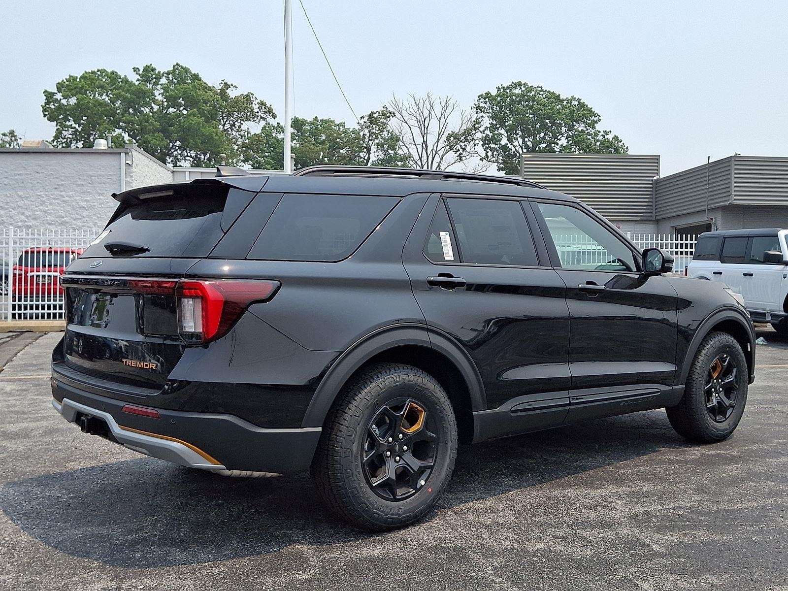 New 2026 Agate Black Metallic Ford Tremor® image 4