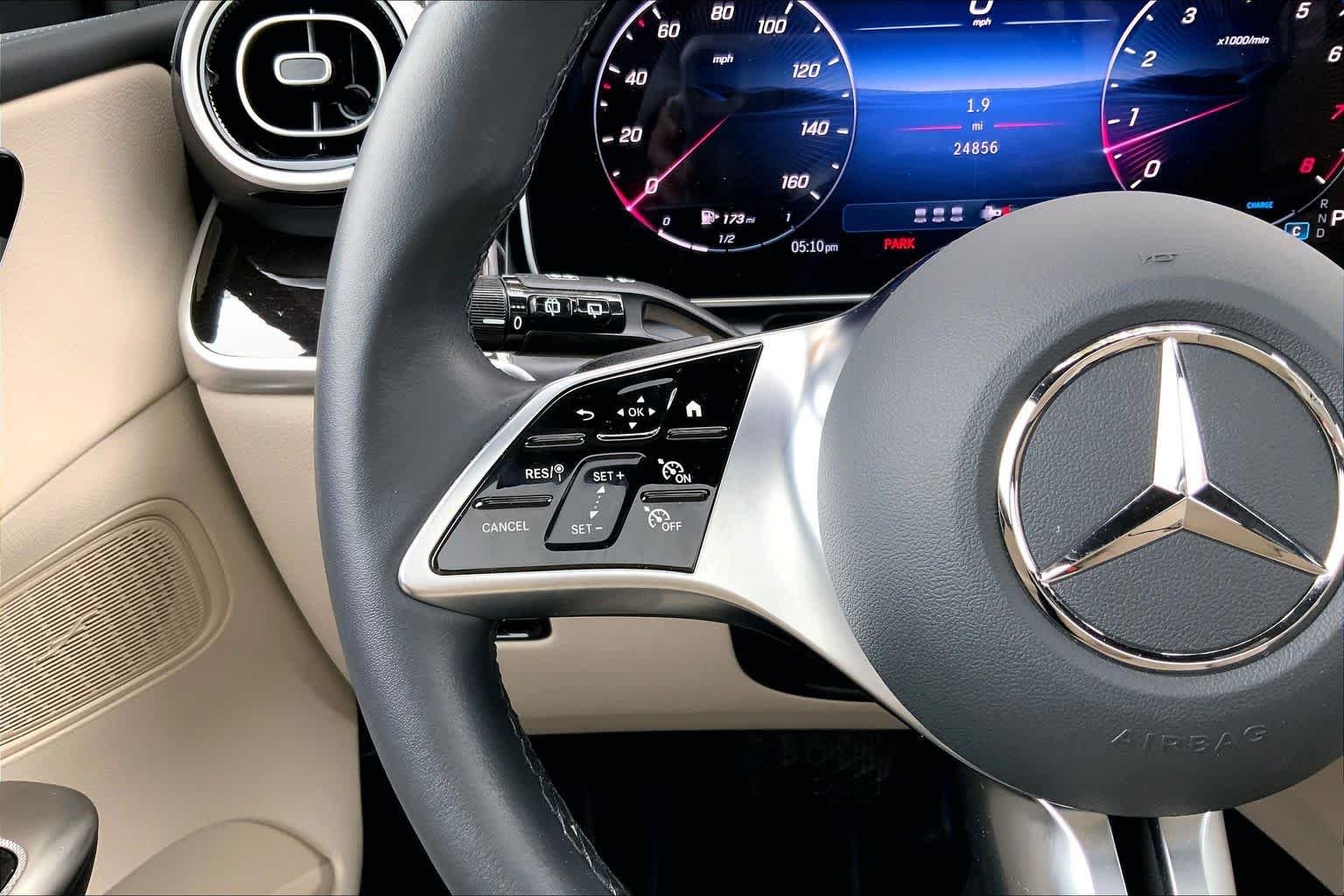 Certified Used 2025 Polar White Mercedes-Benz GLC 300 image 24