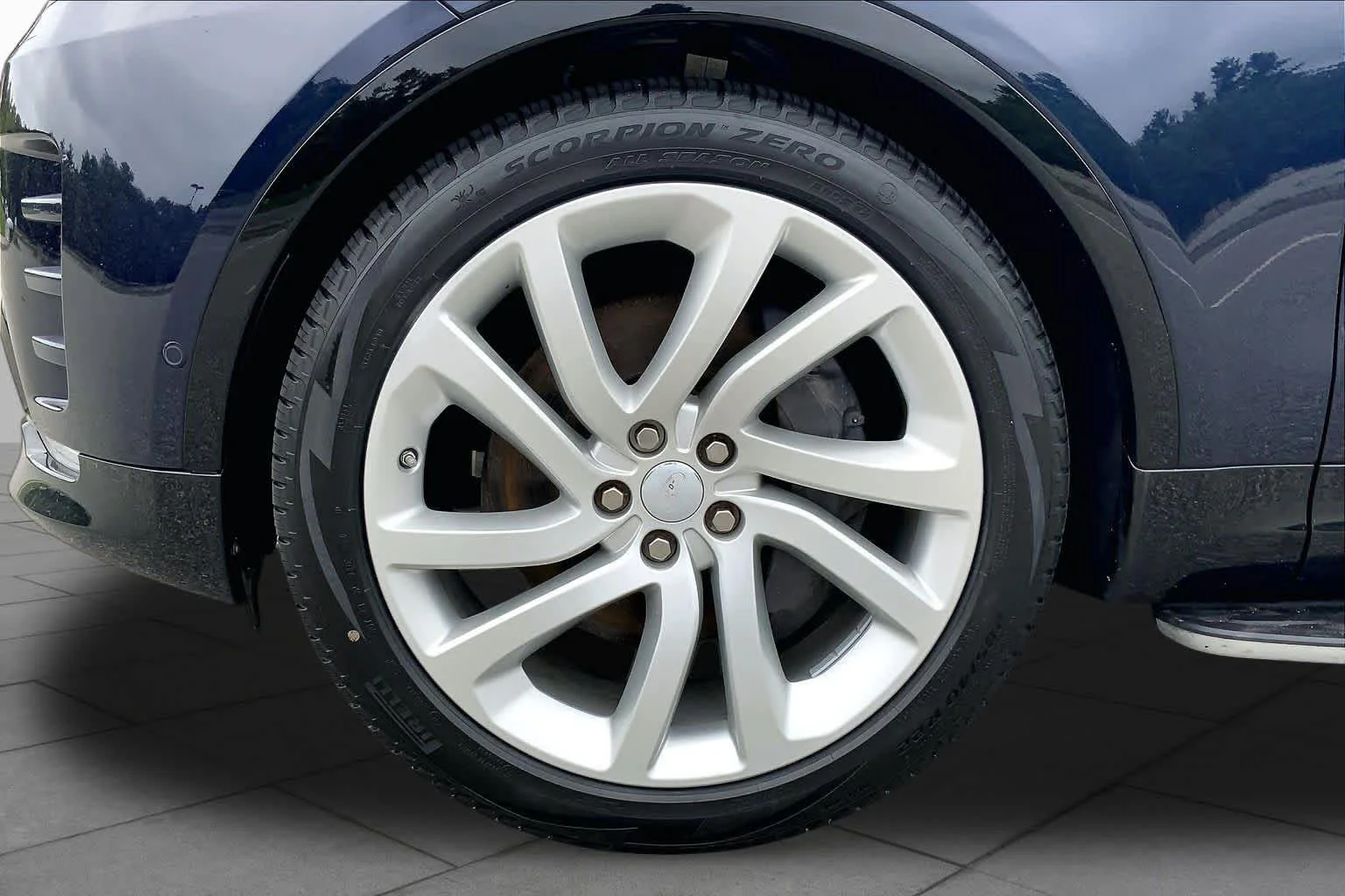 Used 2021 Portofino Blue Metallic Land Rover S R-Dynamic image 10