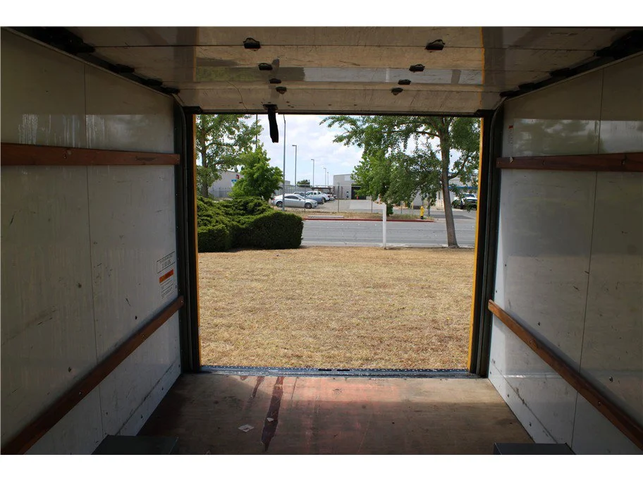 Used 2021 Special Exterior Color GMC Cutaway Van 2D image 13
