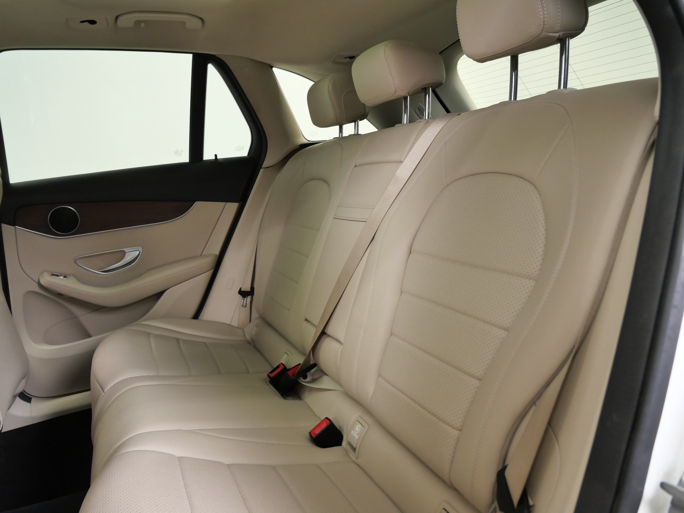Used 2021 Polar White Mercedes-Benz GLC 300 image 17