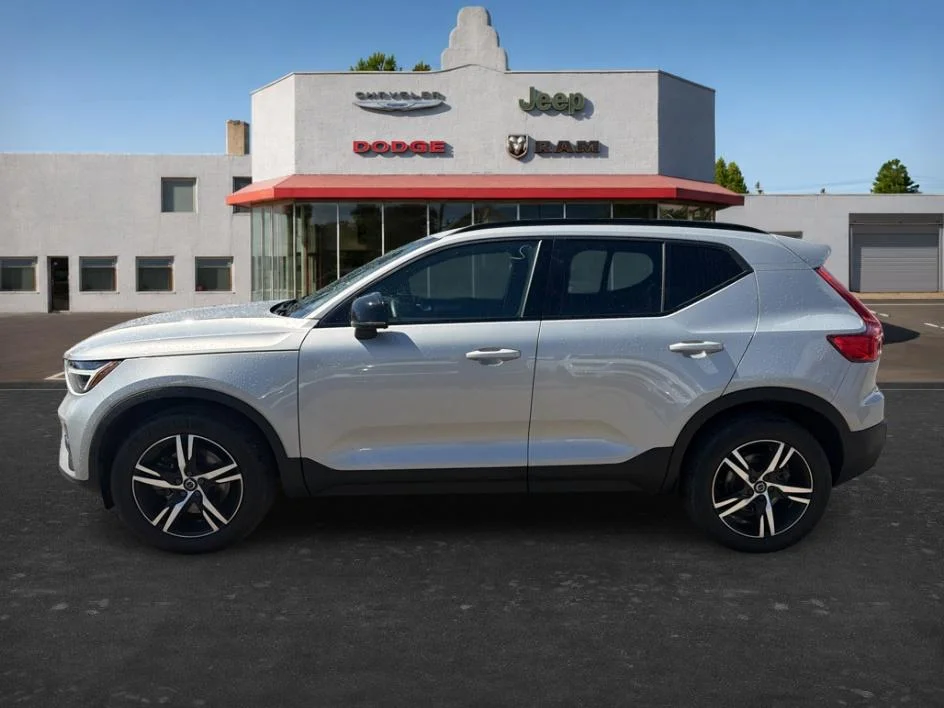 Used 2023 Thunder Grey Metallic Volvo Plus Dark Theme image 3