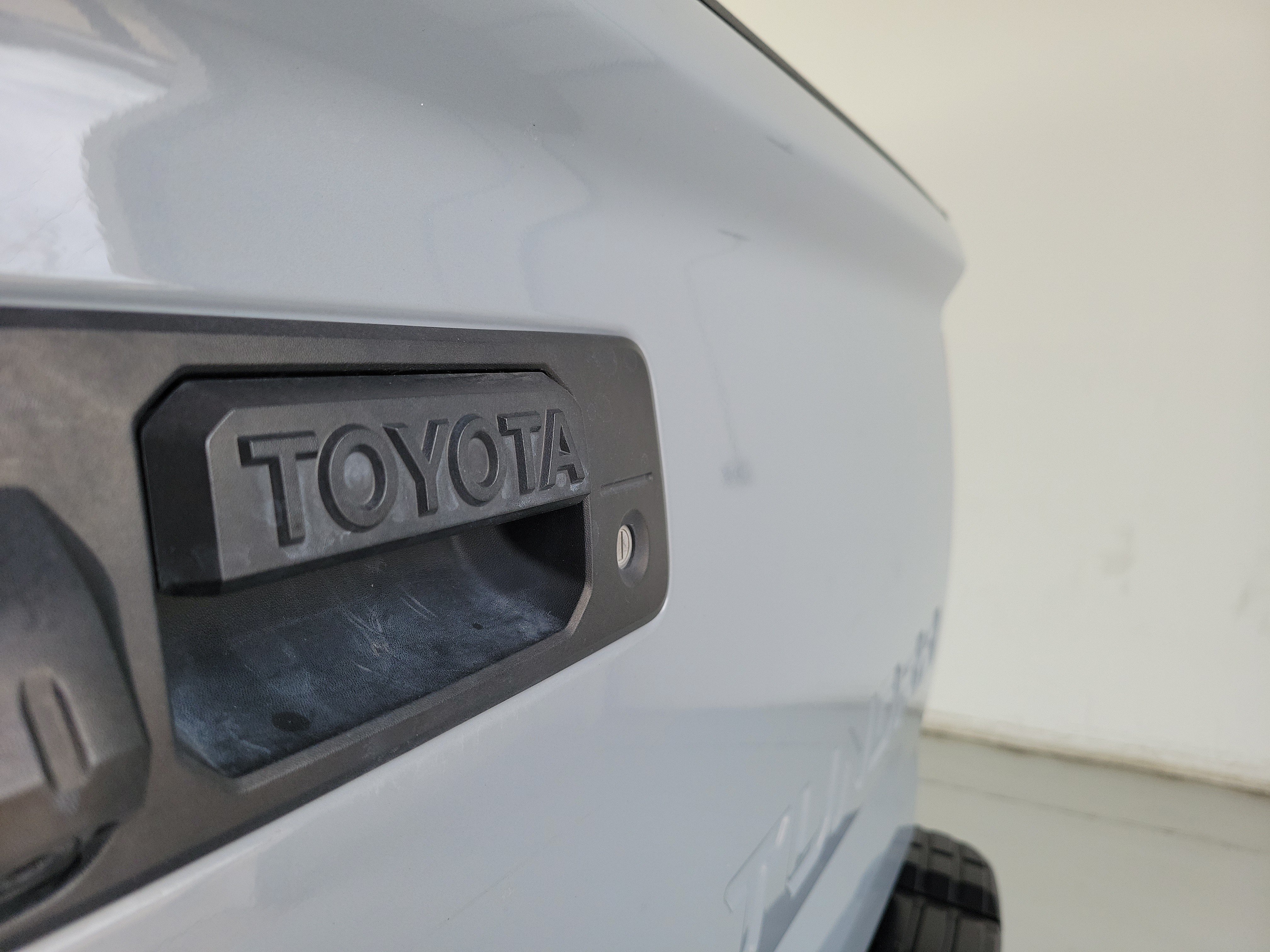 Used 2021 Cement Toyota SR5 image 8