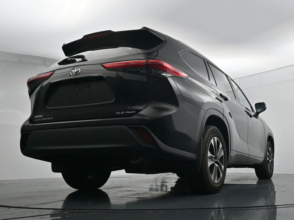 2021 Toyota Highlander XLE - Photo 22