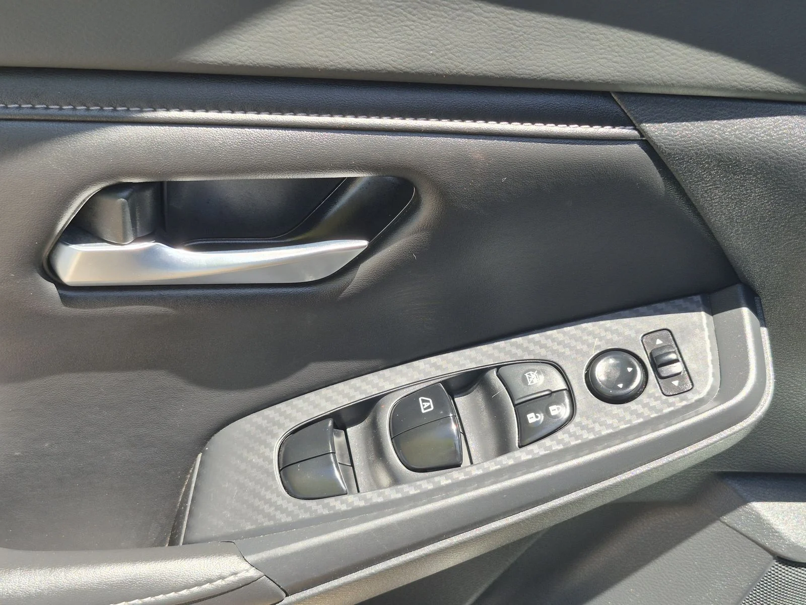 Used 2023 Fresh Powder Nissan SV image 6