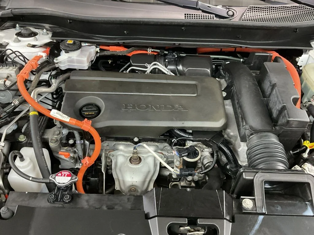 Used 2025 Platinum White Honda Sport-L image 33