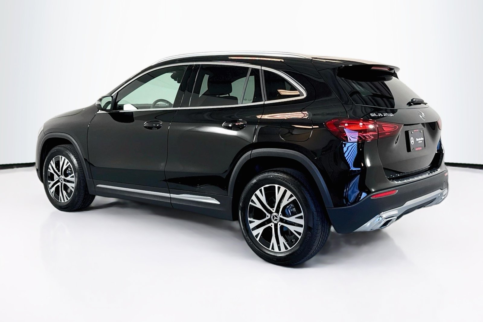 Certified Used 2026 Night Black Mercedes-Benz GLA 250 image 7