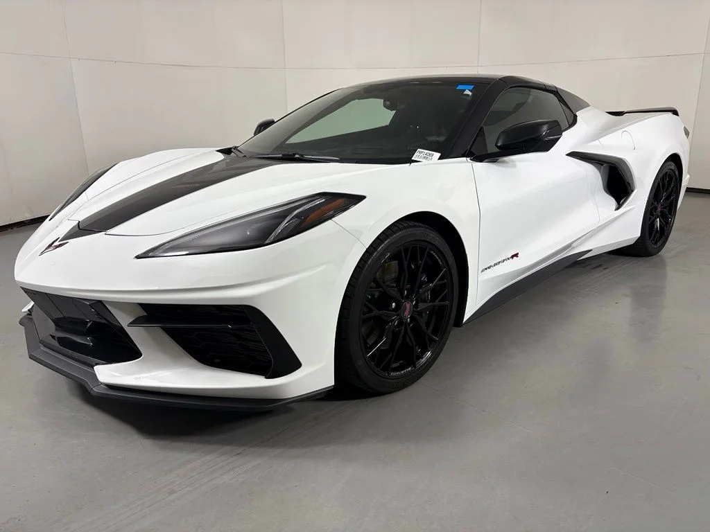 Used 2023 White Chevrolet Stingray image 5