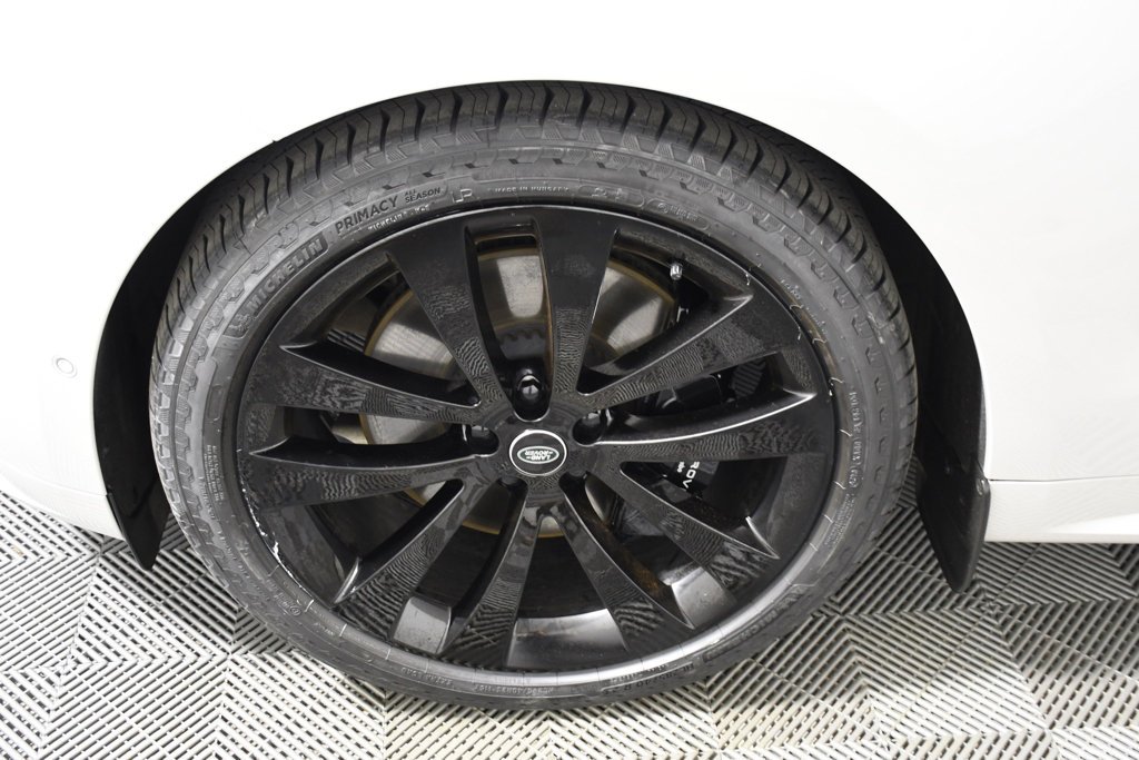 Used 2025 Borasco Grey Metallic Land Rover Autobiography image 11