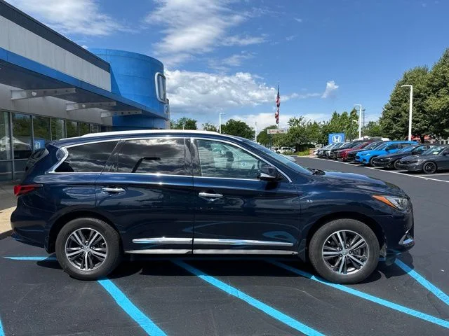 Used 2019 Hermosa Blue INFINITI LUXE image 4