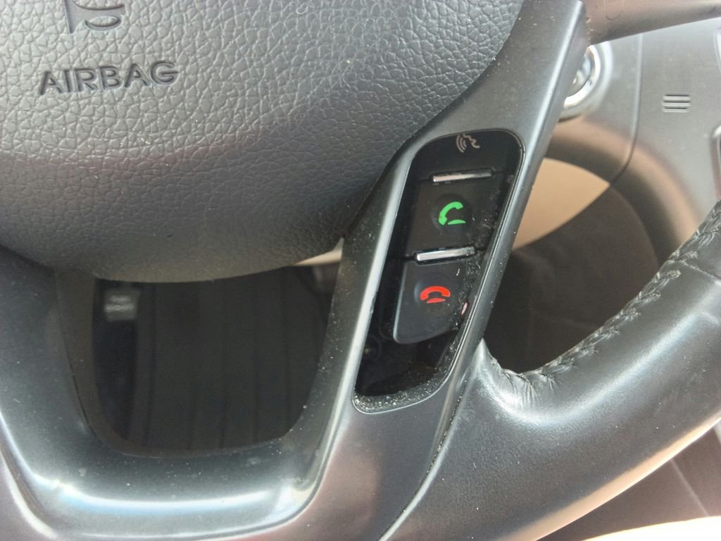 Used 2012 Black Kia EX image 24
