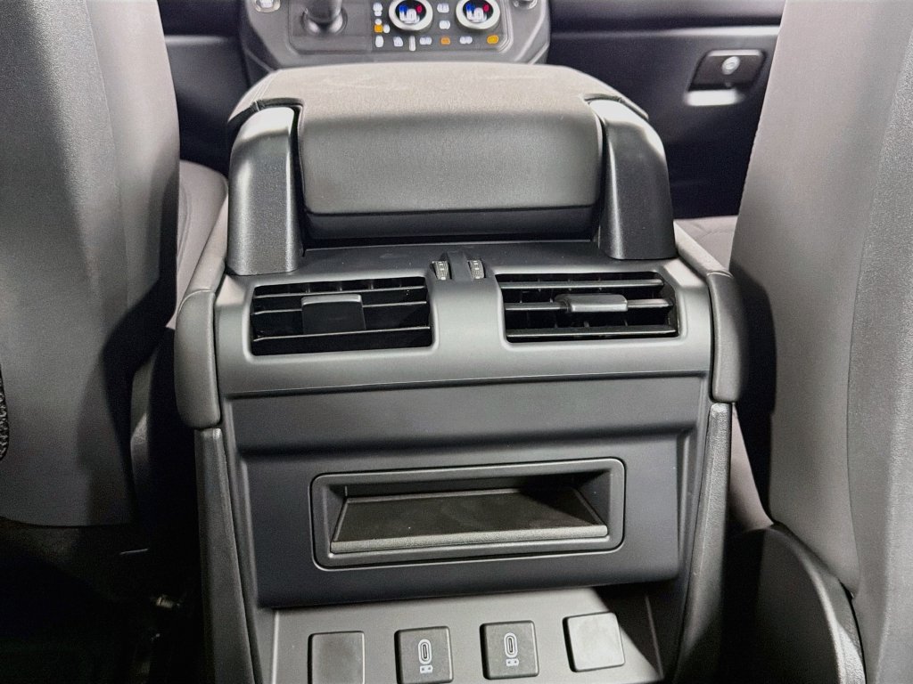 New 2026 Santorini Black Land Rover X-Dynamic SE image 27