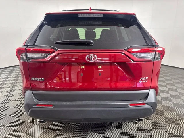 Certified Used 2025 Pearl Toyota XLE Premium image 21