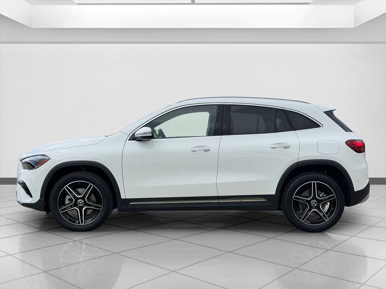 New 2026 Polar White Mercedes-Benz GLA 250 image 29