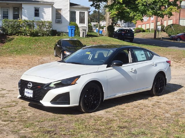 New 2026 Pearl White TriCoat / Super Black Two-tone Nissan SR Midnight Edition® image 2