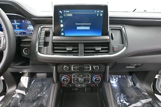 Used 2022 White Chevrolet RST image 38