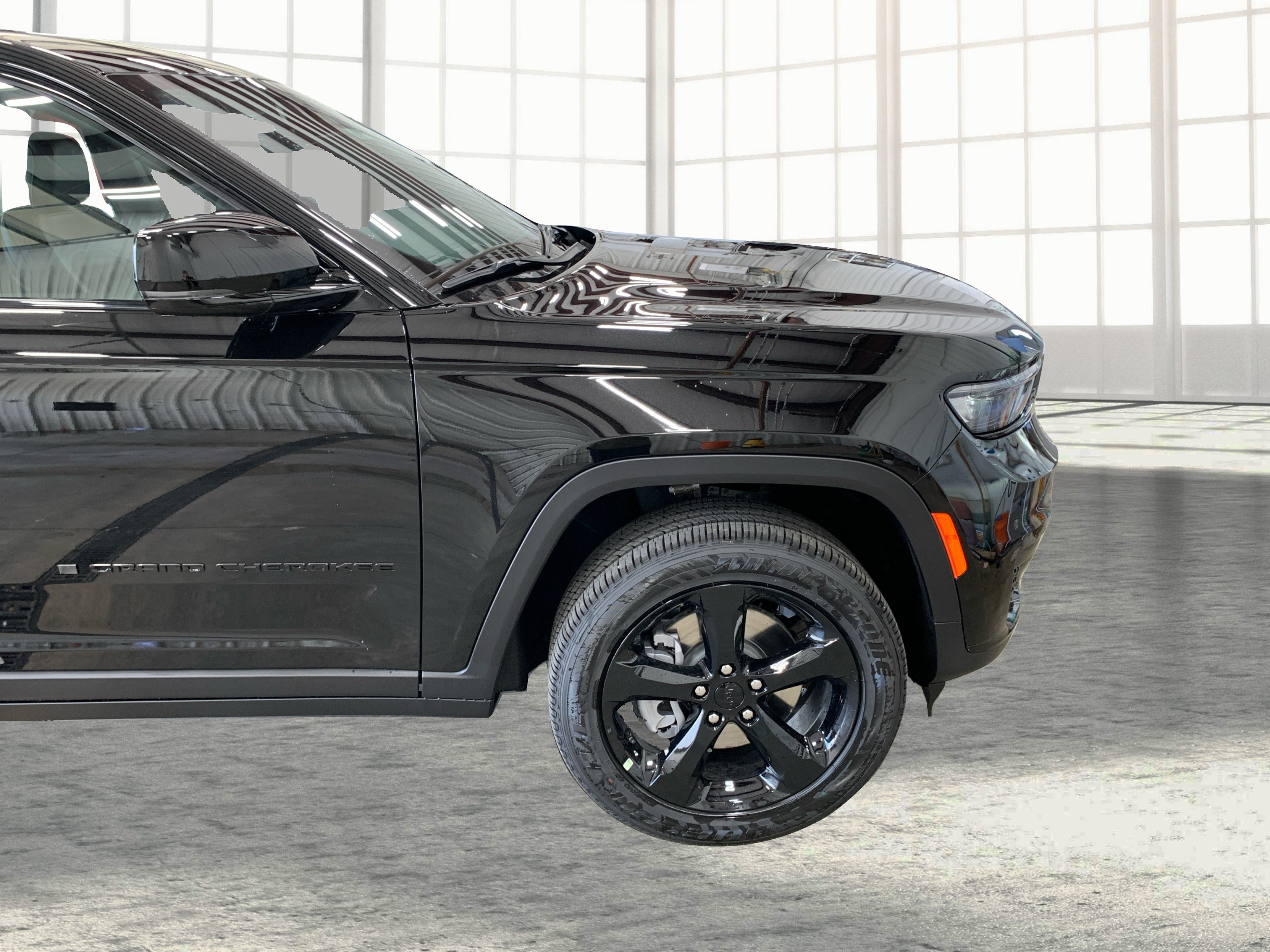 New 2025 Diamond Black Crystal Pearl-Coat Exterior Paint Jeep Altitude X image 23