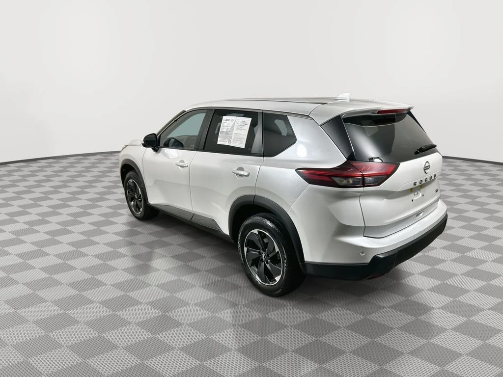 Certified Used 2024 White Nissan SV image 6