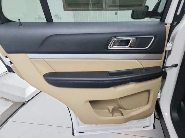 Used 2017 White Ford XLT image 36