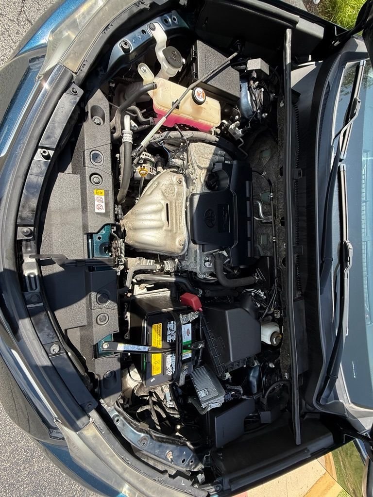 Used 2018 Blue Toyota LE image 27