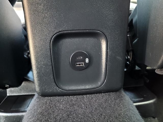 Used 2020 Silver Ford SE image 13