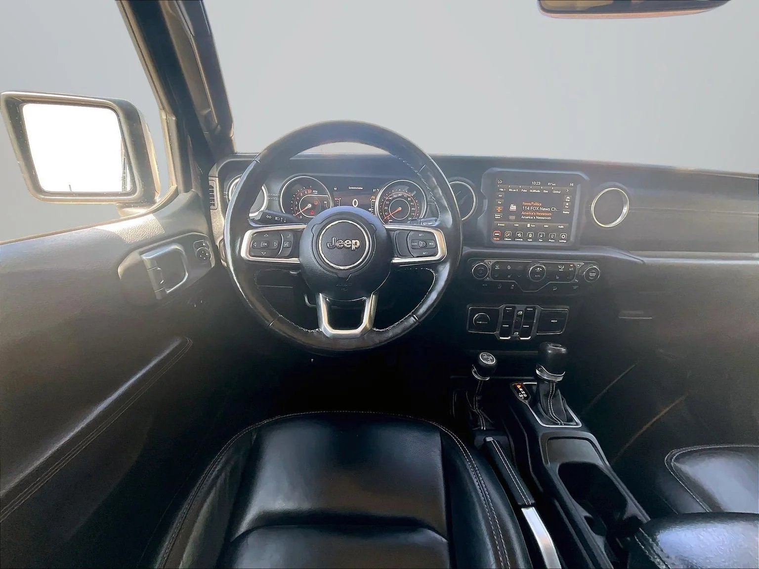 Used 2018 Gray Jeep Unlimited Sahara image 6