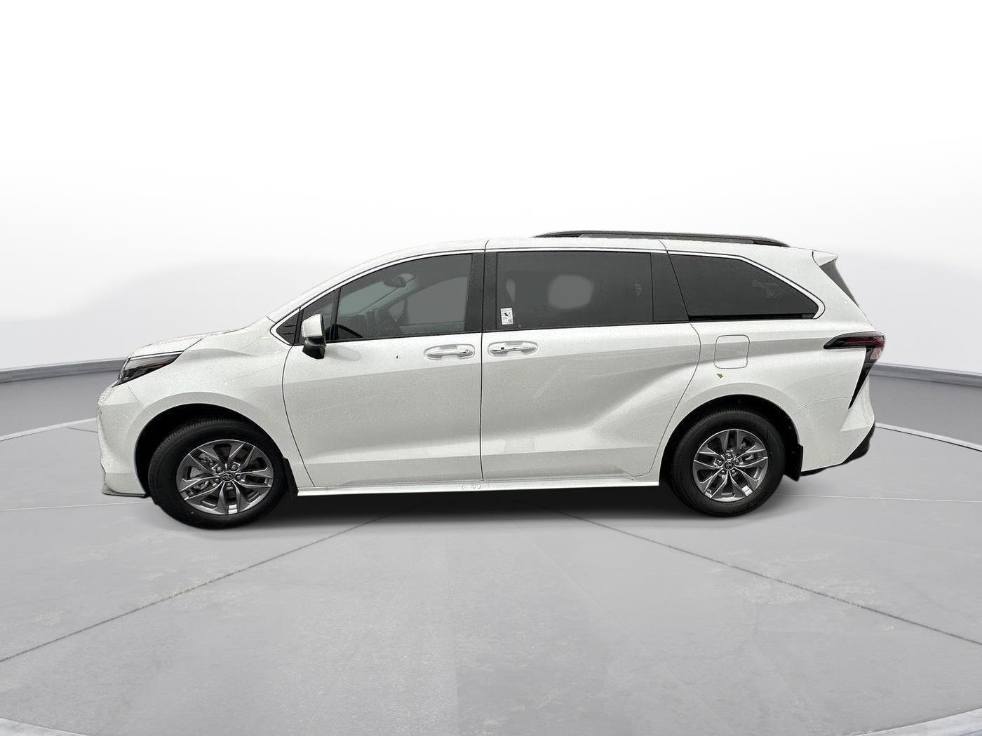 Certified Used 2026 Wind Chill Pearl Toyota XLE 7-Passenger image 9