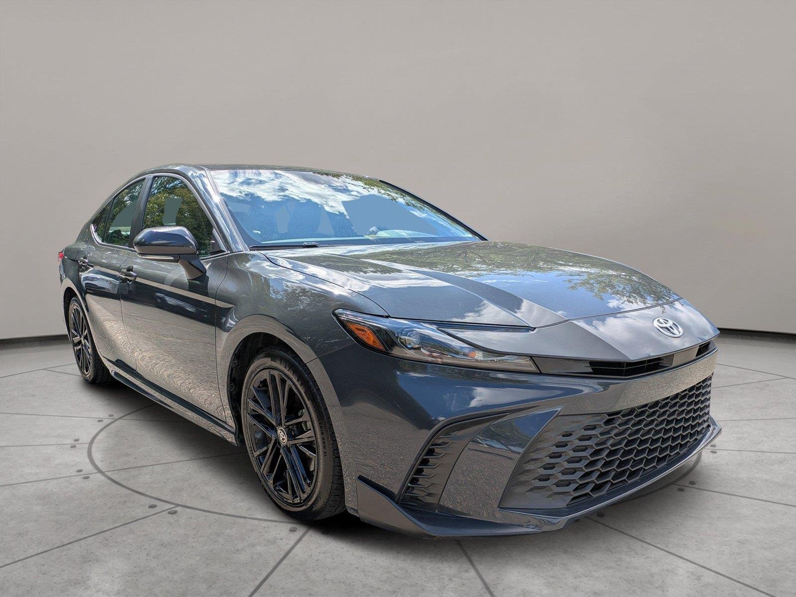 Used 2025  Toyota SE image 1