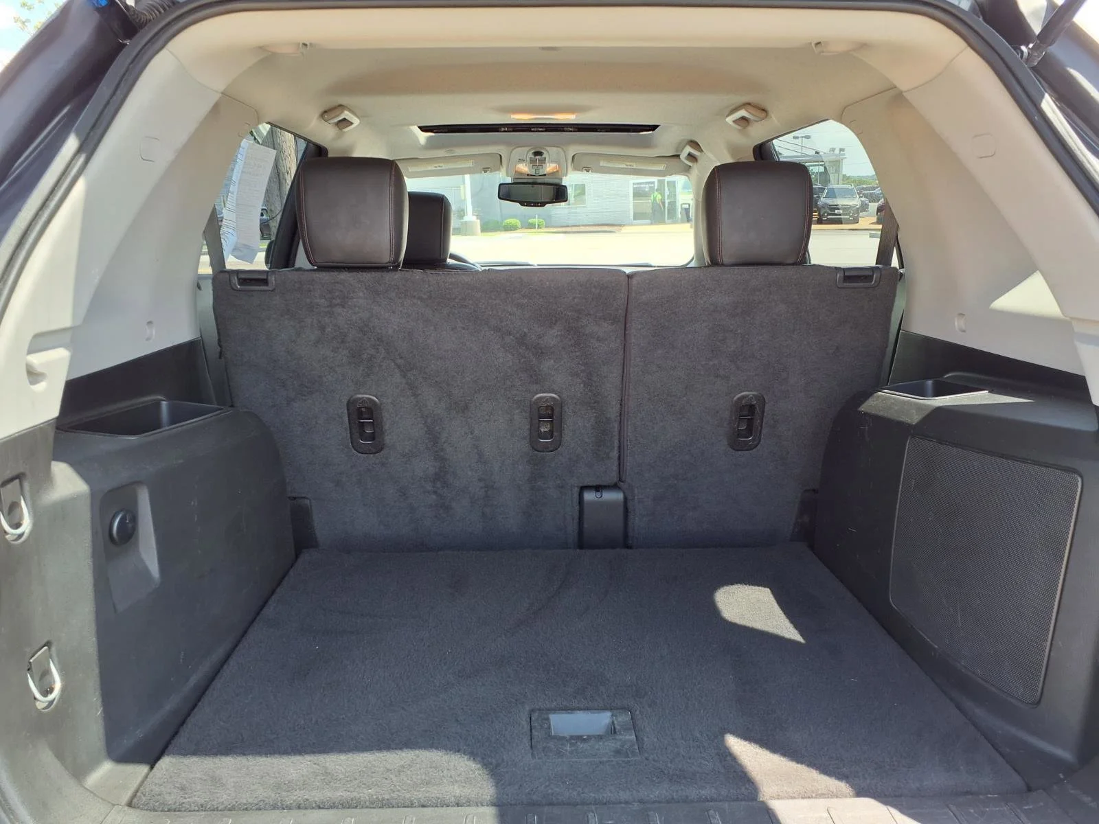 Used 2015 Iridium Metallic GMC SLT image 26