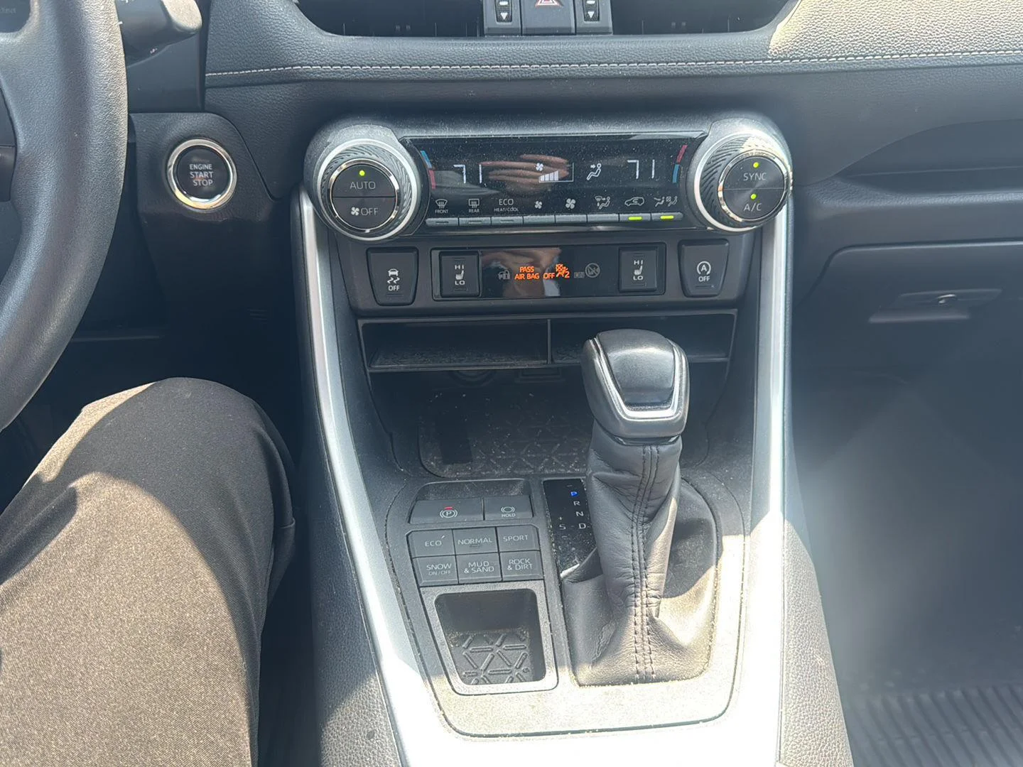 Used 2024 Ruby Flare Pearl Toyota XLE Premium image 11