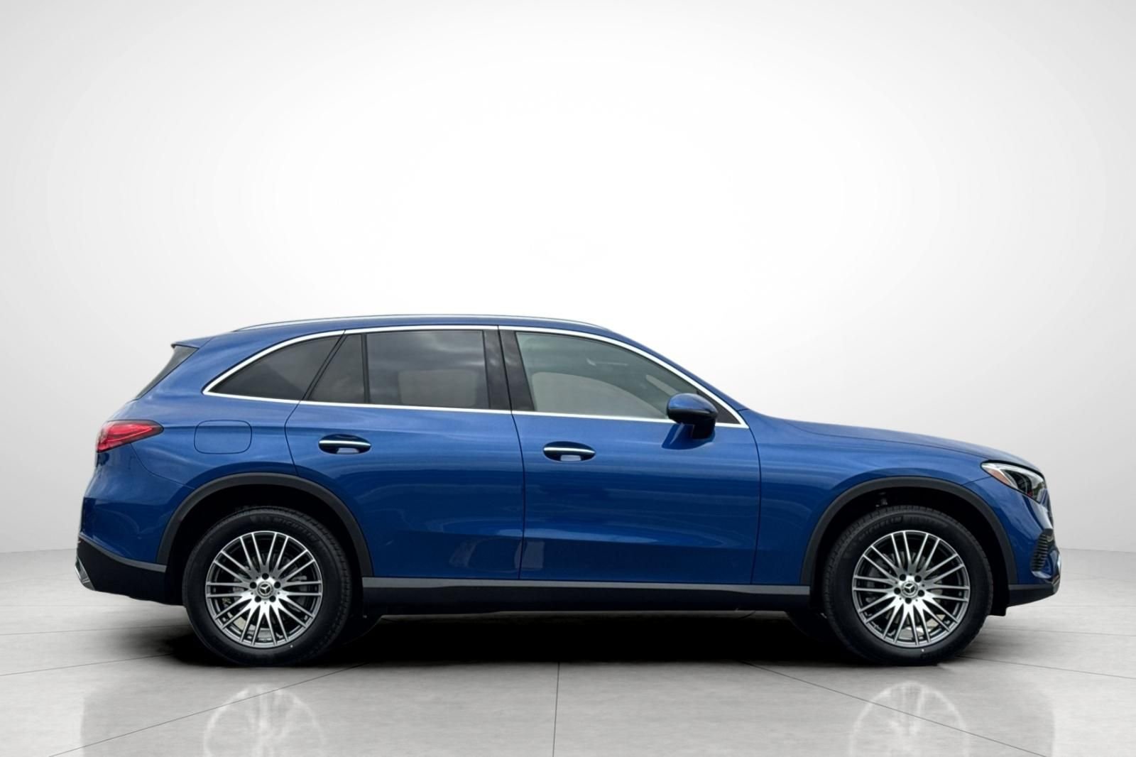 New 2026 Starling Blue Metallic Mercedes-Benz GLC 300 image 34