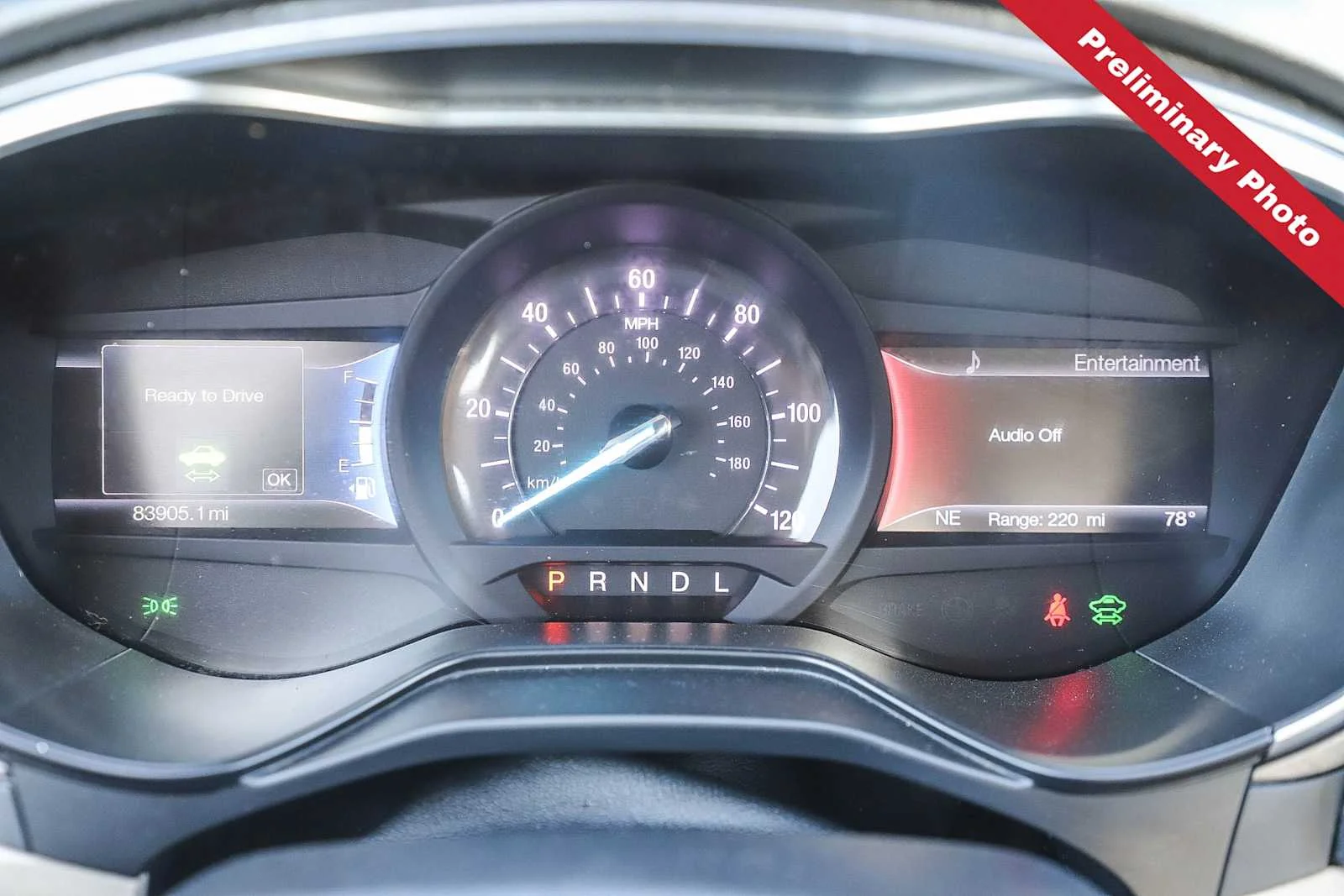 Used 2019 White Platinum Metallic Tri-Coat Ford SEL image 19