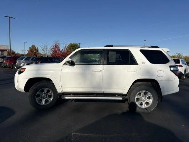 Used 2019 Super White Toyota SR5 image 9