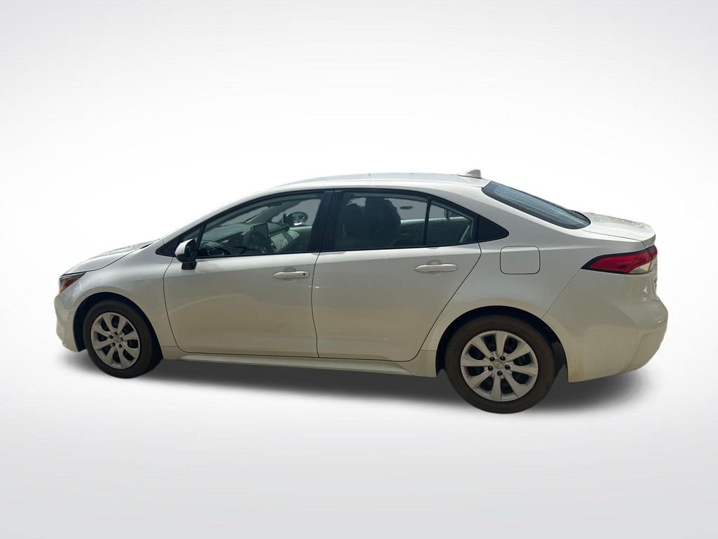 Used 2021 White Toyota LE image 7