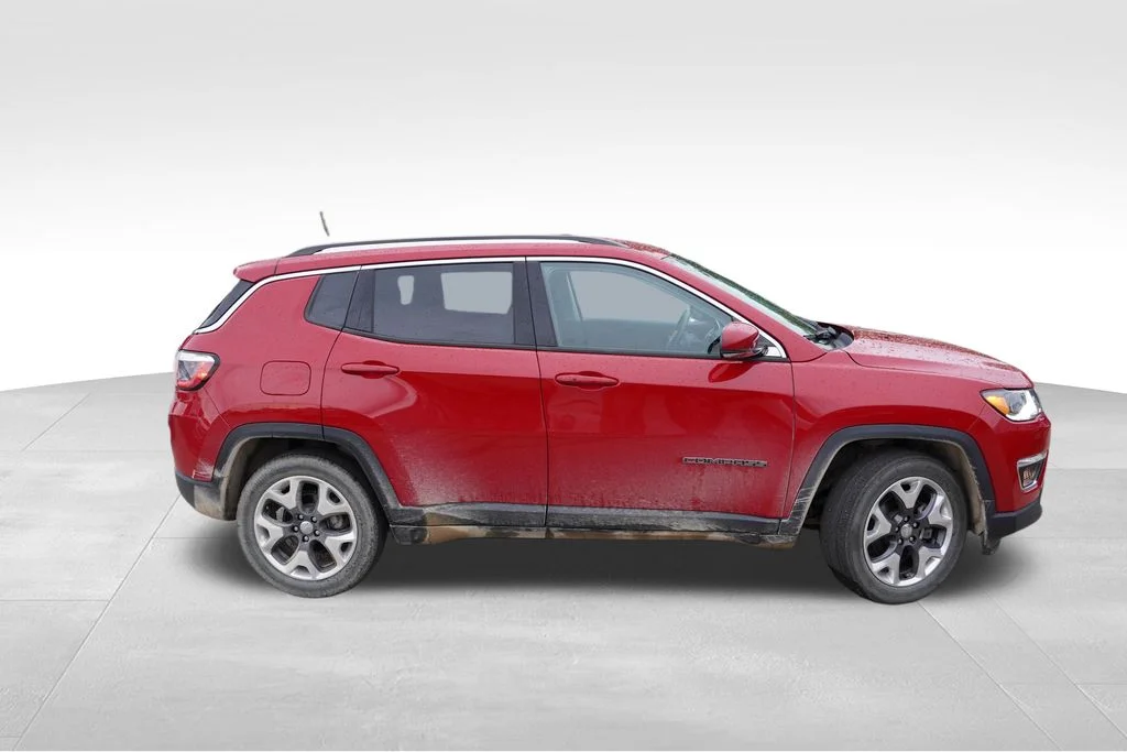 Certified Used 2018 Redline Pearlcoat Jeep Limited image 2