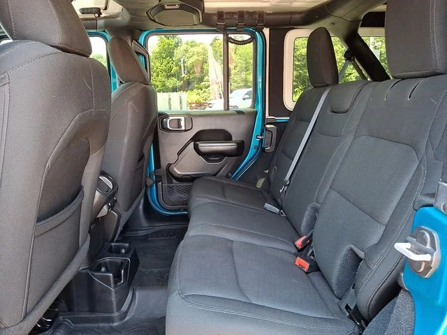 Used 2020 Teal Jeep Unlimited Sport S image 11