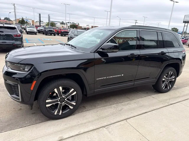 New 2027 Black Jeep Limited image 10