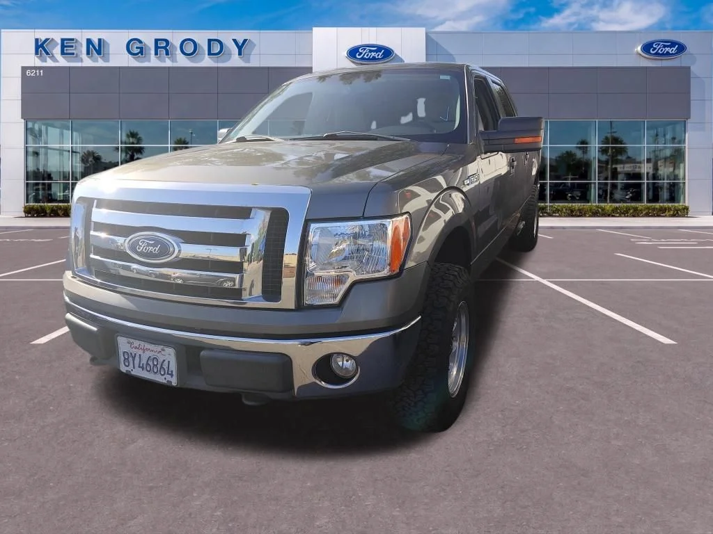 Used 2010 White Ford XLT image 17