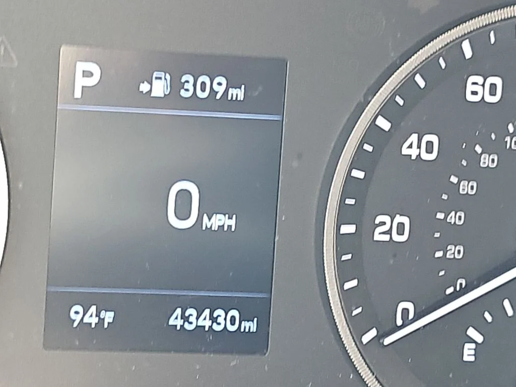 Used 2019 Gray Hyundai Value image 16