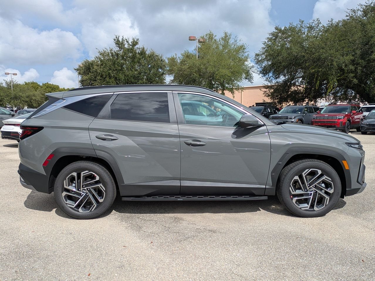 New 2026 Hampton Gray Hyundai SEL Plus FWD image 4
